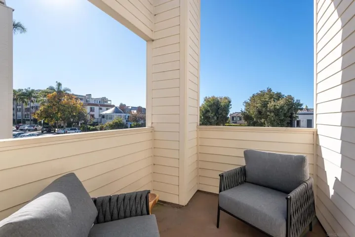 7585 Eads E, La Jolla, California 92037