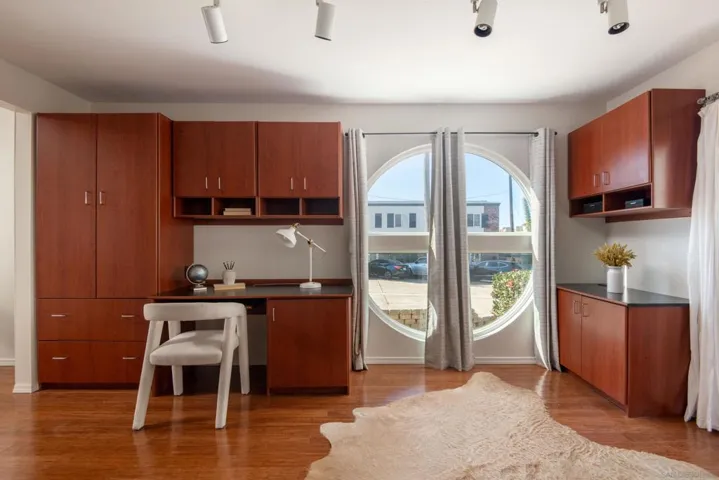 7585 Eads E, La Jolla, California 92037