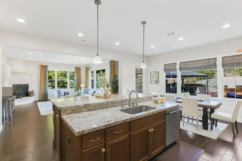 6352 Grand Oak Way, San Jose, California 95135 home-pic-12
