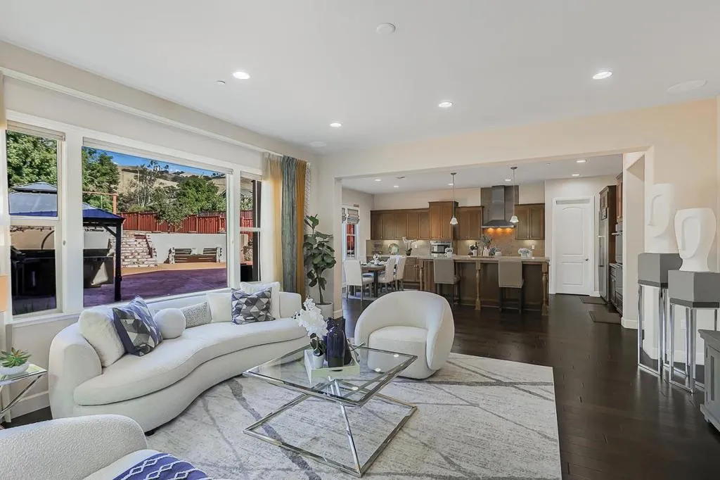 6352 Grand Oak Way, San Jose, California 95135 home-pic-9