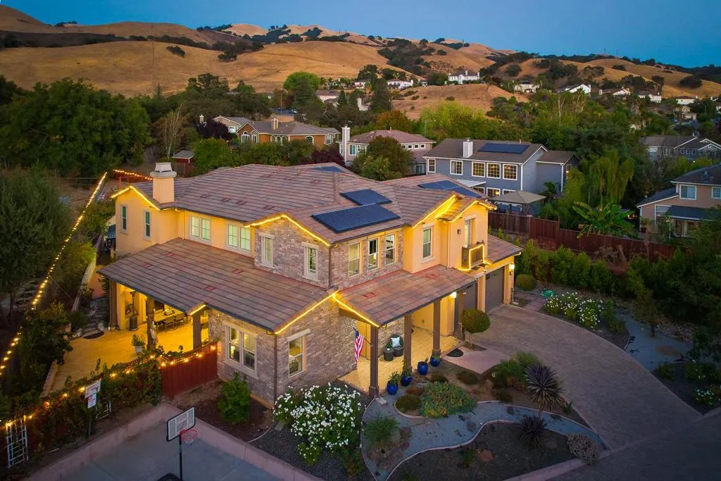 6352 Grand Oak Way, San Jose, California 95135 home-pic-2