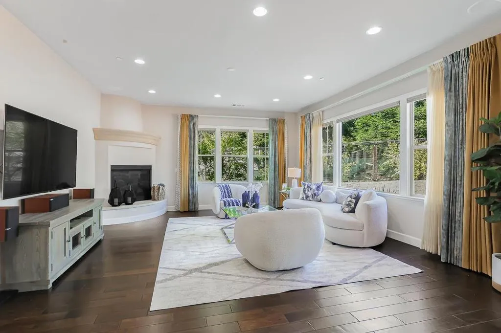 6352 Grand Oak Way, San Jose, California 95135 home-pic-8