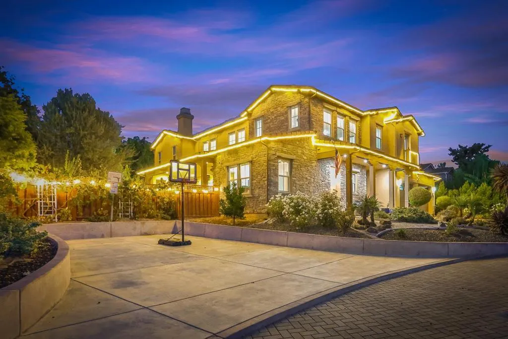 6352 Grand Oak Way, San Jose, California 95135 home-pic-1