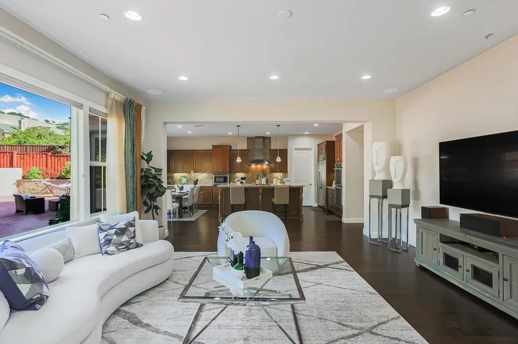 6352 Grand Oak Way, San Jose, California 95135 home-pic-10