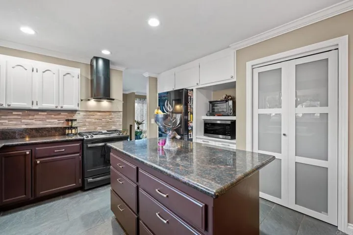 1404 E Mission Road, Fallbrook, California 92028
