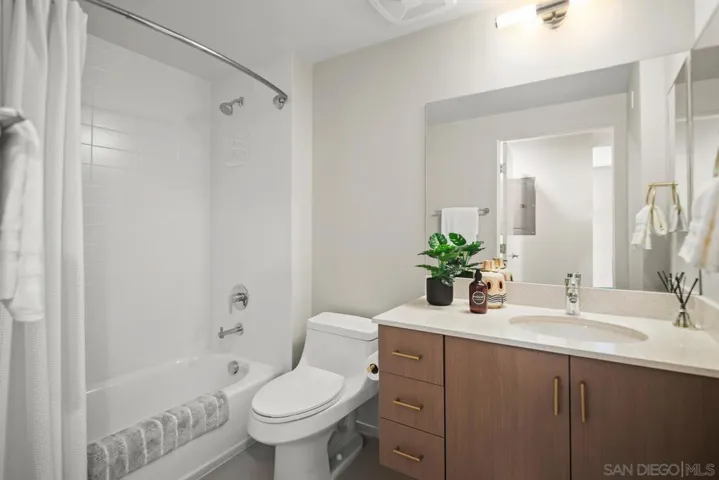3100 6th Ave 402, San Diego, California 92103