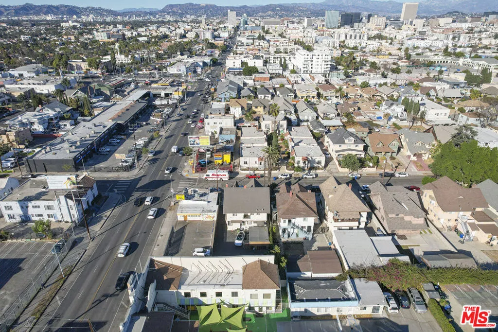 2982 W 15th Street, Los Angeles, California 90006 home-pic-32