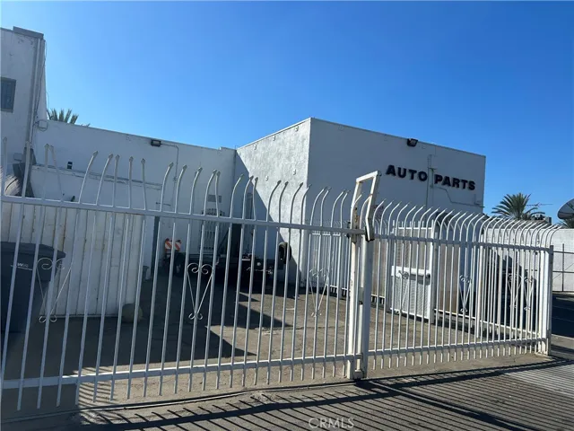 602 W Whittier Boulevard, Montebello, California 90640