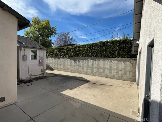 17469 Burma Street, Encino, California 91316