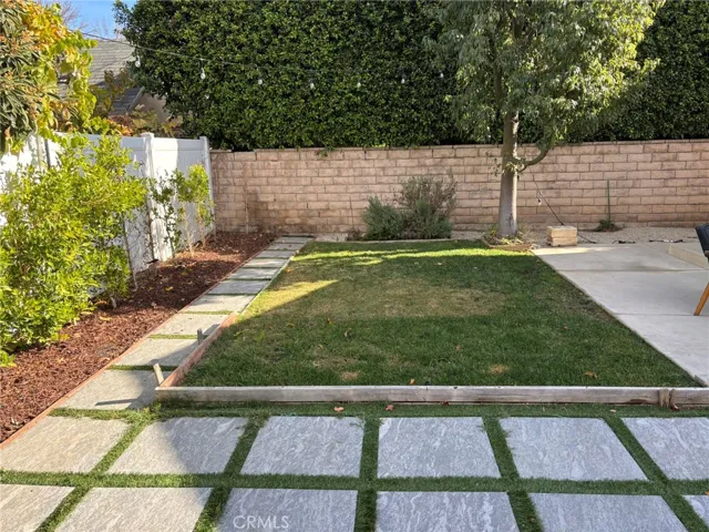 17469 Burma Street, Encino, California 91316