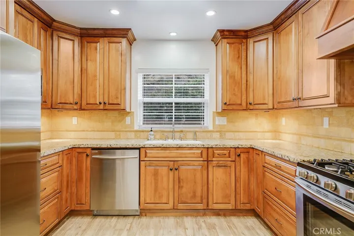 17469 Burma Street, Encino, California 91316