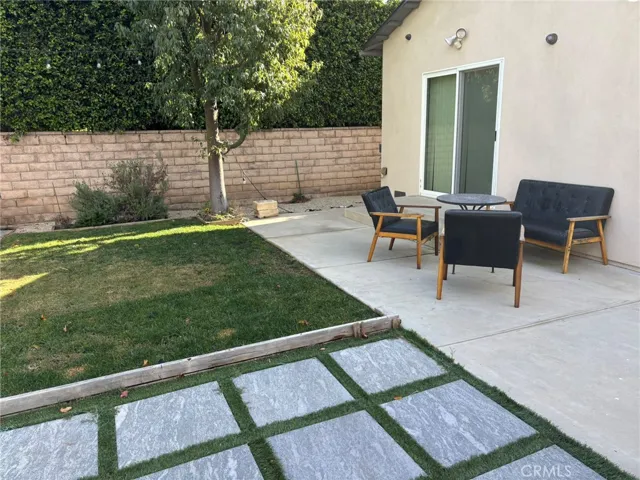 17469 Burma Street, Encino, California 91316