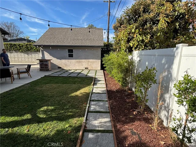 17469 Burma Street, Encino, California 91316