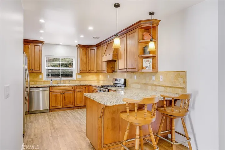 17469 Burma Street, Encino, California 91316
