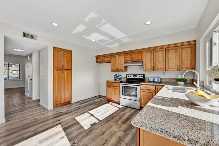 10295 Columbia River, Fountain Valley, California 92708