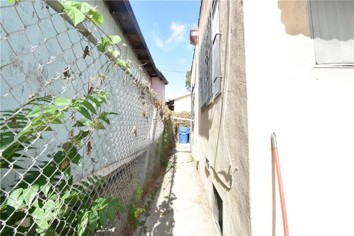 2825 E 4th Street, Los Angeles, California 90033