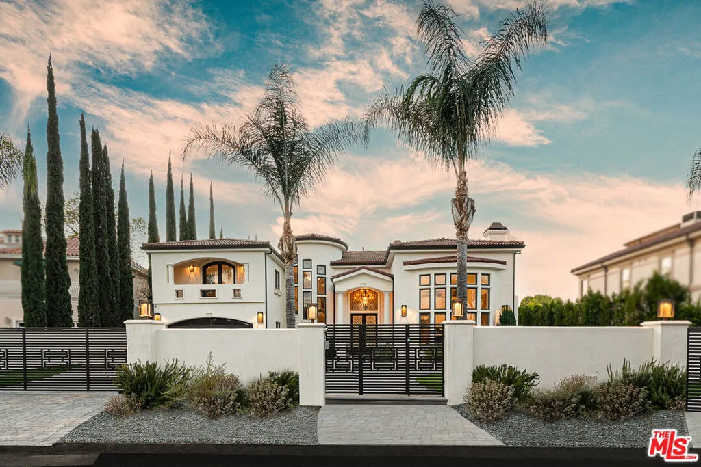 5349 Aura Avenue, Tarzana, California 91356, 6 Bedrooms Bedrooms, ,8 BathroomsBathrooms,Residential,For Sale,Aura,25476617