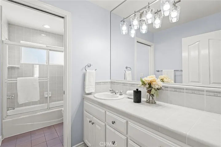 1323 17th Street, Manhattan Beach, California 90266