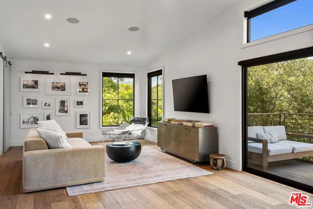 2785 Laurel Canyon Place, Los Angeles, California 90046 home-pic-10