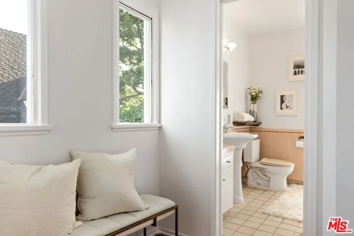 620 N Cherokee Avenue, Los Angeles, California 90004