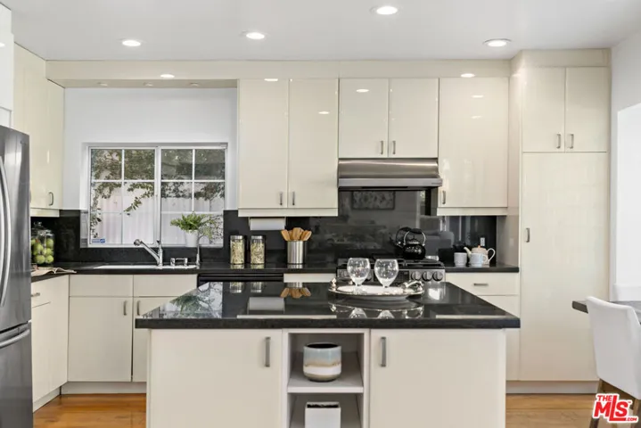 620 N Cherokee Avenue, Los Angeles, California 90004