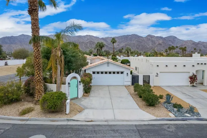 Close to Old Town La Quinta