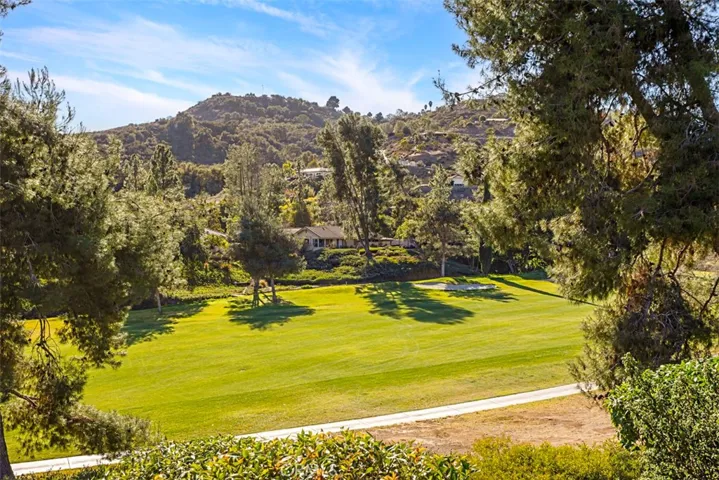 4331 Los Padres Drive, Fallbrook, California 92028