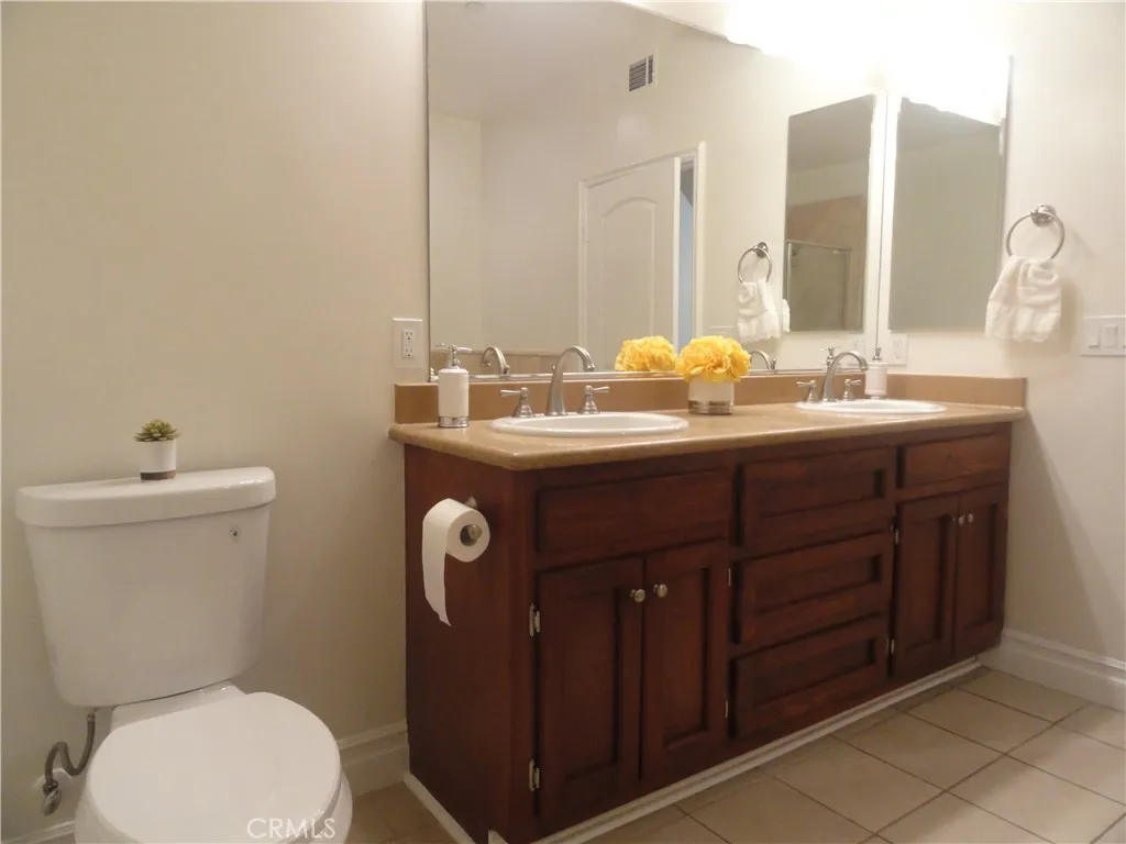 15206 Burbank Boulevard 107, Sherman Oaks, California 91411 home-pic-53