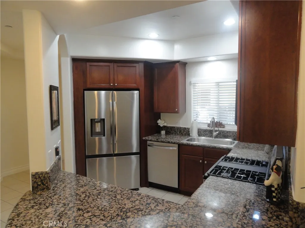 15206 Burbank Boulevard 107, Sherman Oaks, California 91411 home-pic-19