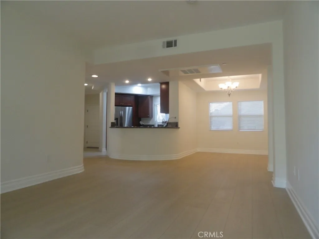 15206 Burbank Boulevard 107, Sherman Oaks, California 91411 home-pic-25