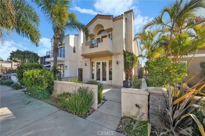 204 Lincoln Avenue, Huntington Beach, California 92648