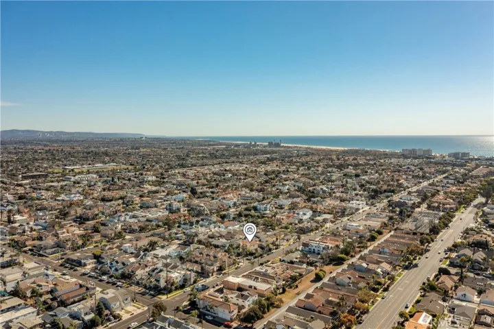 204 Lincoln Avenue, Huntington Beach, California 92648