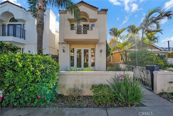 204 Lincoln Avenue, Huntington Beach, California 92648
