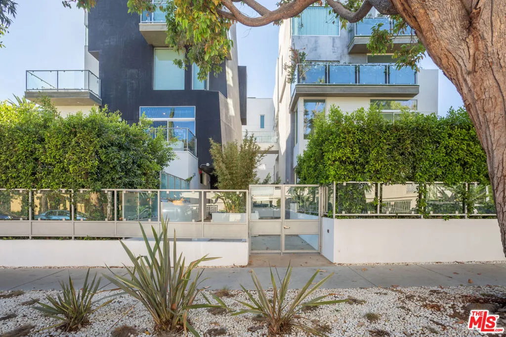 507 N Orlando Ave 102, Los Angeles, California 90048 home-pic-3