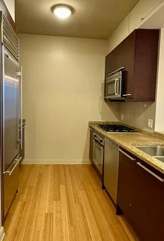 425 1st Street 3205, San Francisco, California 94105