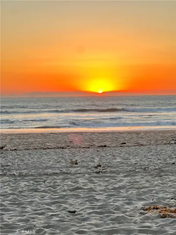 Imaging taking a short stroll in the evening to catch sunsets like this!