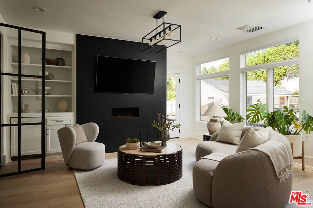 4322 Hayvenhurst Avenue, Encino, California 91436 home-pic-12