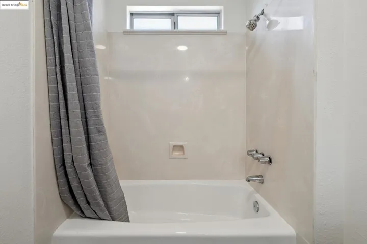 3115 Harrison St, Oakland, California 94611