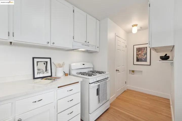 3115 Harrison St, Oakland, California 94611
