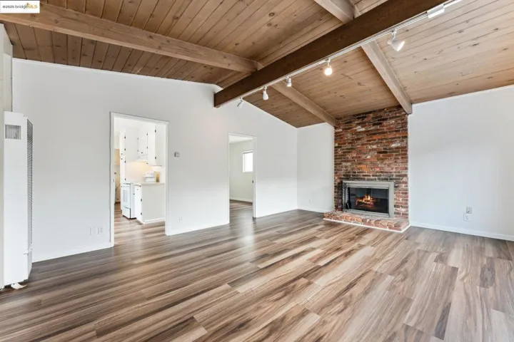 3115 Harrison St, Oakland, California 94611
