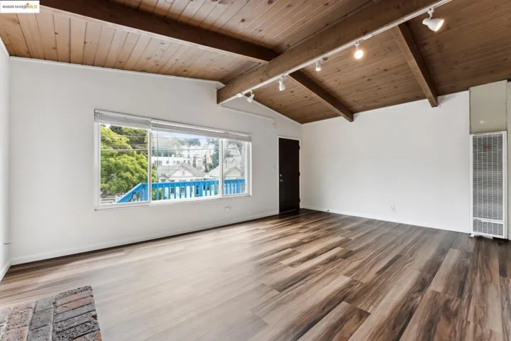 3115 Harrison St, Oakland, California 94611