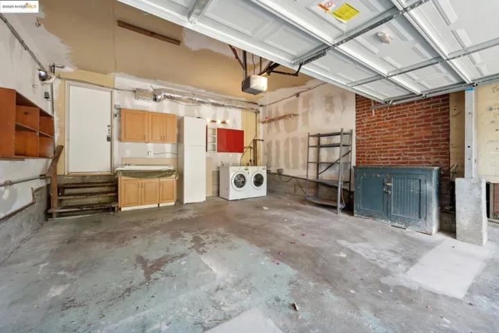 3115 Harrison St, Oakland, California 94611