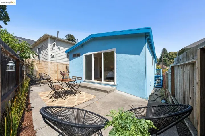 3115 Harrison St, Oakland, California 94611