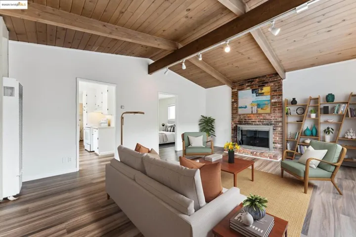 3115 Harrison St, Oakland, California 94611