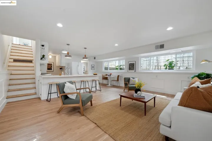 3115 Harrison St, Oakland, California 94611