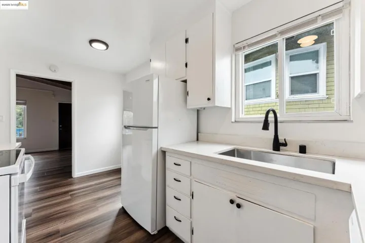 3115 Harrison St, Oakland, California 94611