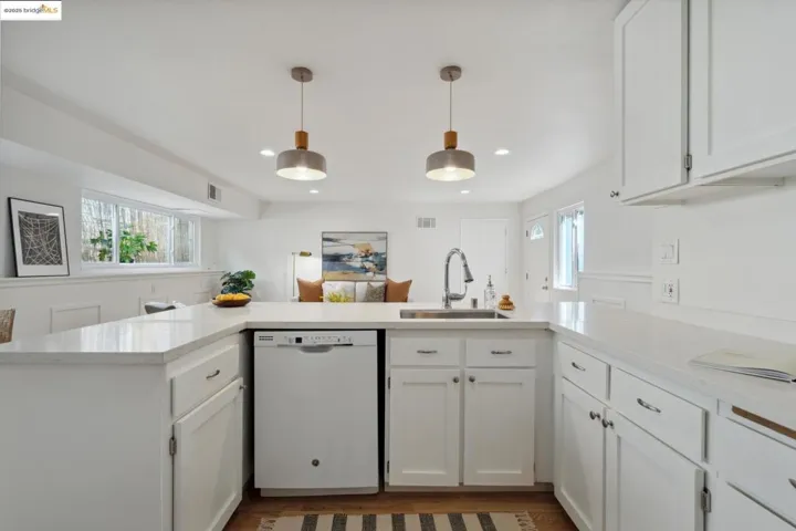 3115 Harrison St, Oakland, California 94611