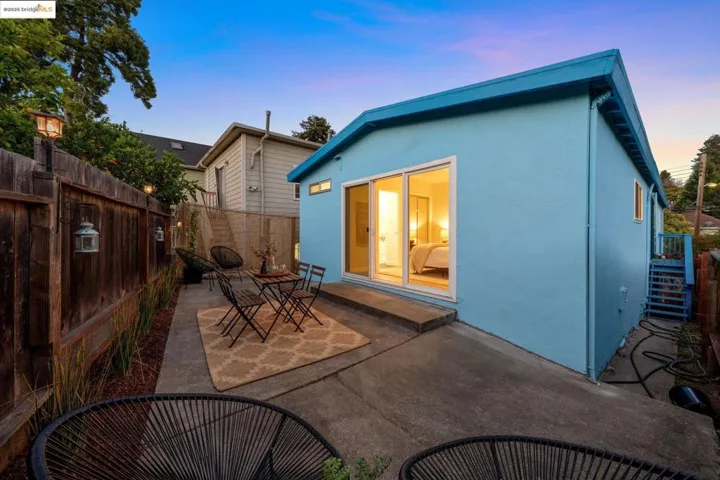 3115 Harrison St, Oakland, California 94611