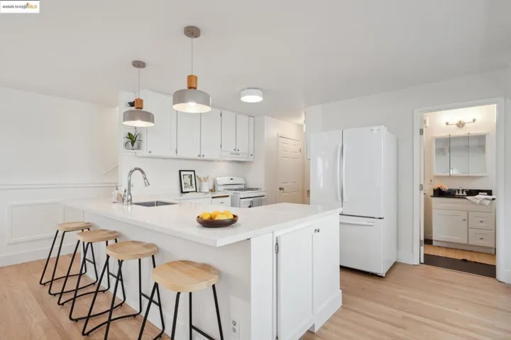 3115 Harrison St, Oakland, California 94611