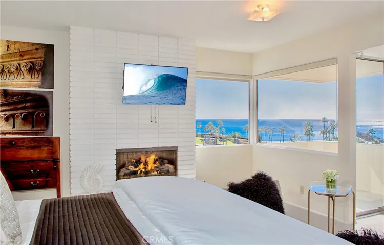2824 Ocean Boulevard, Corona Del Mar, California 92625